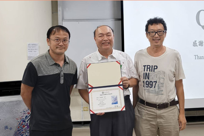 東華大學通識教育專題講座—「在數位洪流中，那些比AI更重要的事」圖片